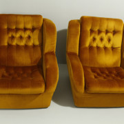retrorobot_armchairs