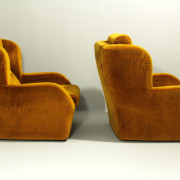 retrorobot_armchairs