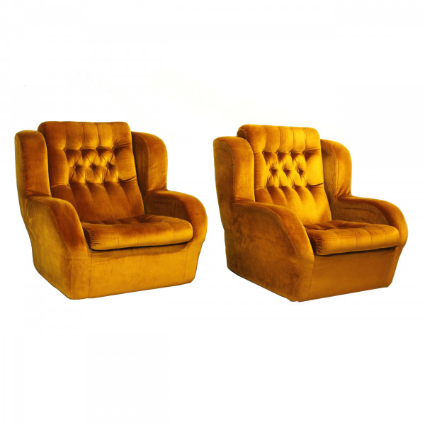 retrorobot_armchairs