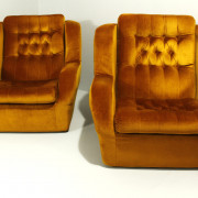 retrorobot_armchairs