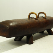 retrorobot_gym_bench
