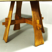 retrorobot_brutalist_table