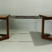 retrorobot_danish_table