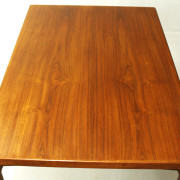 retrorobot_danish_table